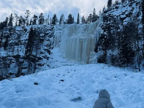 Canyon Hike in Frozen Waterfalls