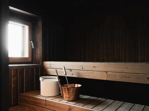 Private Sauna and Lounge