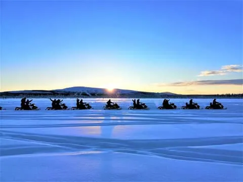 Levi: Snowmobile Safari Tour to Lapp Tent with Campfire