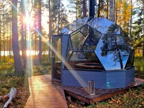 Green Lapland safari with Glass Igloo Lunch