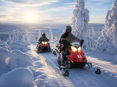Long-distance Snowmobile Safari for Adults