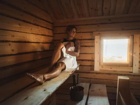 Private Wood-Heated Lakeside Sauna & Arctic Bath