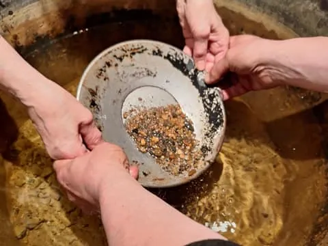 Levi: Lapland Gold Panning – and Keep the Gold Flakes