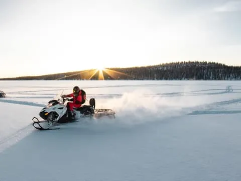 Full-Day Snowmobile Safari into the Wilderness