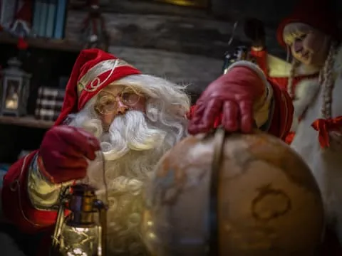 Levi: Day Trip to Santa Claus Village with Lunch