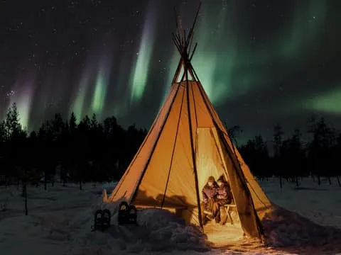 Levi: Northern Lights Campfire