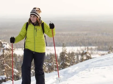 Pyhätunturi: Scenic Snowshoeing Tour in Finnish Lapland