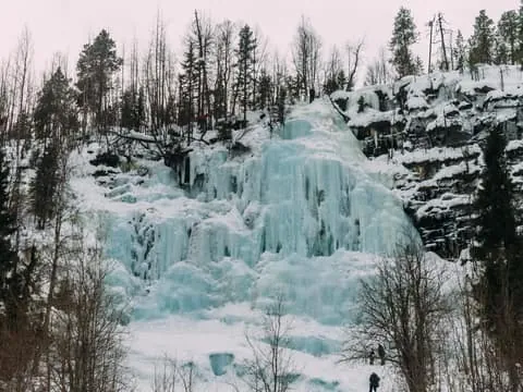 Korouoma Canyon: Frozen Waterfalls Hike & BBQ Experience