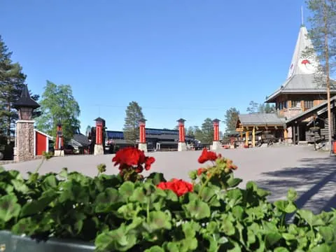 Santa Claus village and Arktikum museum tour in Lapland