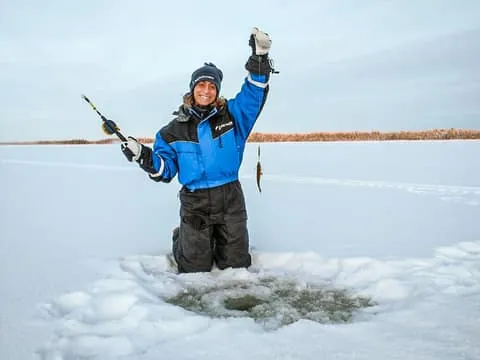 Levi: A fun Ice Fishing Experience in Levi, 3 HOURS