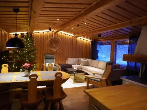 Private log villa by the Ivalo River