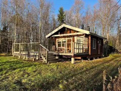 Cottage on the shore of Ivalojoki