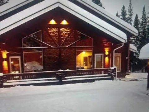 Unelmasäleikkö 2, Cozy Finnish Lapland Villa near Levi with Private Sauna & Fireplace
