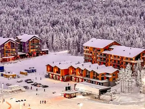 Chalet Auroras - Premium ski-in, ski-out chalet in Levi