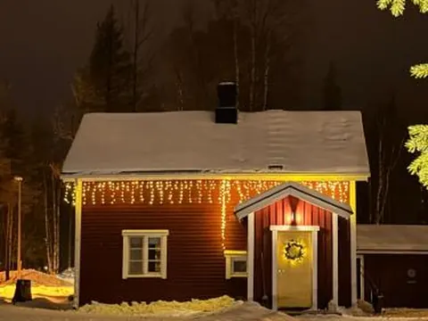 Perinteinen mökki, walking distance from centre