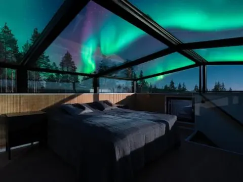 Aurora Paradise Levi Iglu