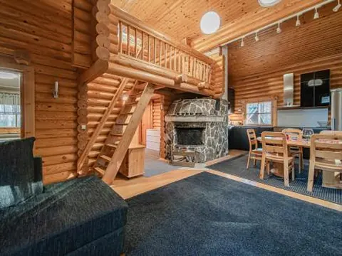 Northgray Lodge by Aavalevi