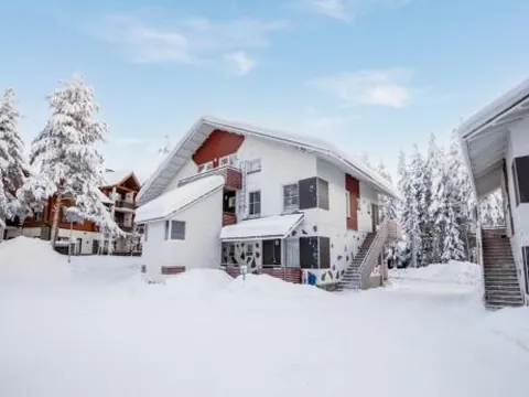 Nordic 4BR Holiday Apt in Levi Center with Sauna & Free Parking