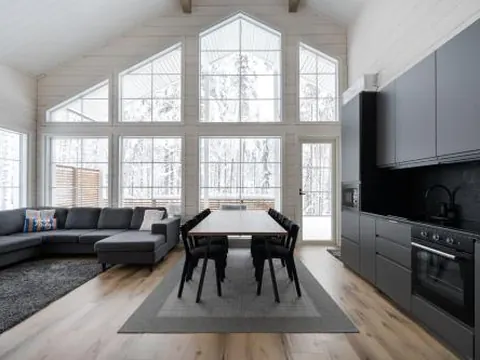 Villa Taalontuuli Aurora & Forest Views sleeps 10