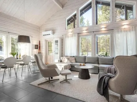 Arctic Sving Retreat by Hilla Villas