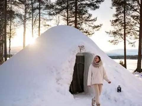 Lucky Ranch Snow Igloos