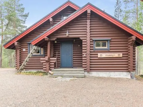 Holiday Home Pyhäkolo by Interhome