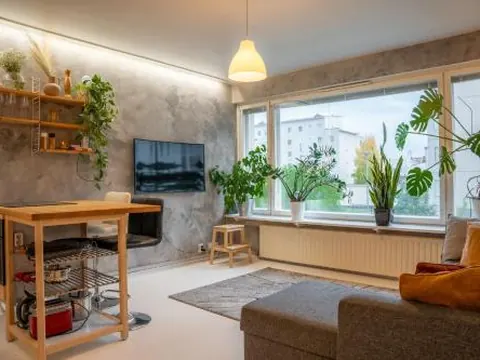 Arctic Circle Retreat: Stylish 2-Room Apartment