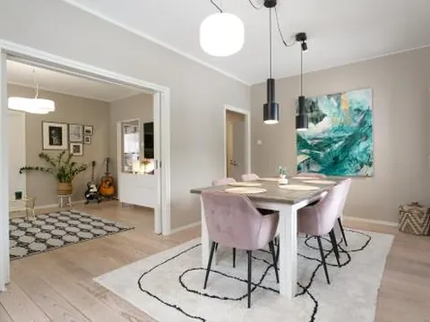 Large three bedroom apartment in very center