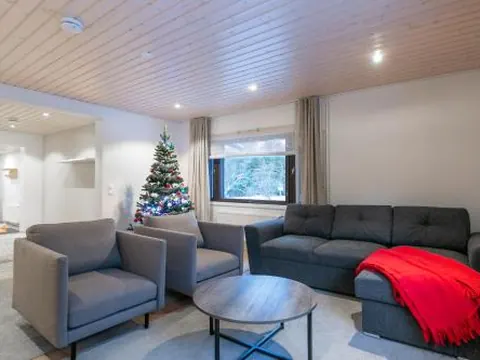 Cozy villa near Santa Park