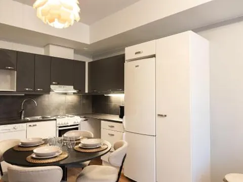 Snowberry City Apartment