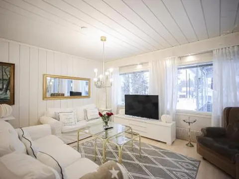 Villa Raikka - 3BDR - Sauna - Wi-Fi - Private Parking