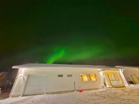 HomeAurora! 4BR Family House - Sauna - Forest View