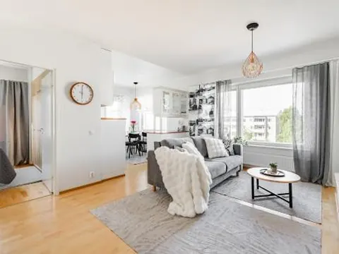 Top-Floor Apartment with Sauna and Free Parking near City Center