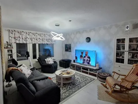 Modern & Cozy 2-Bedroom Apartment near City Center