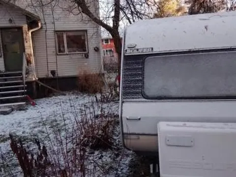 Konkelotie White Caravan