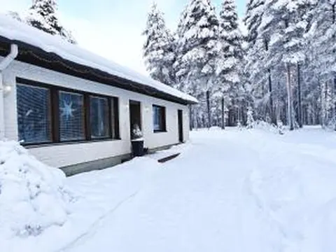 Arctic Forest Hide - Nature, Sauna & Silence