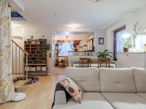 2 bedroom apartment by the river, close to city