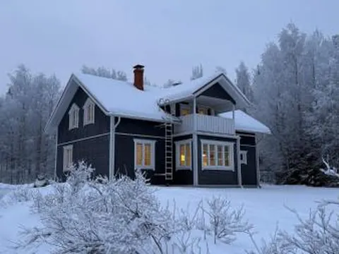 Treeline Cottage