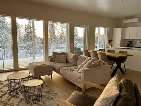Villa Kataja with winter forest landscape and wi-fi