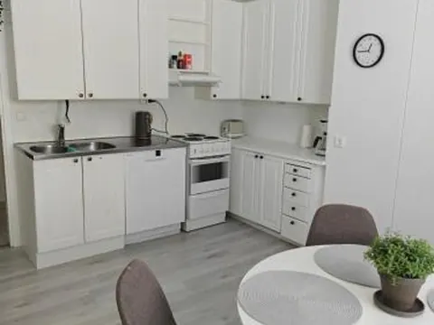 Tilava kaksio omalla pihalla