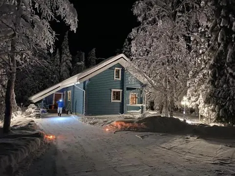 Lakeside Cabin for 12 - Private Sauna & Lapland Hut