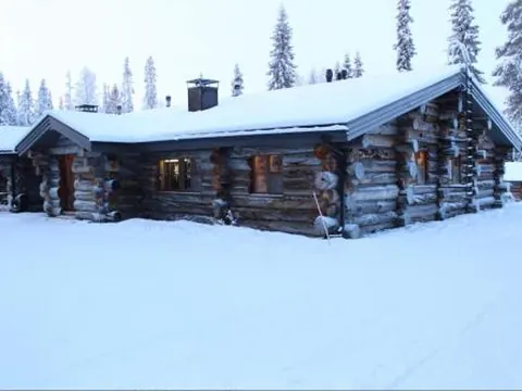 Ruka Chalet Roma - Traditional 2BR Log Apt with Sauna