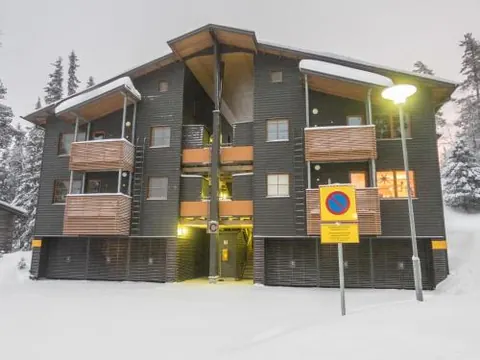 Holiday Home Karhunvartijan linna c24 by Interhome