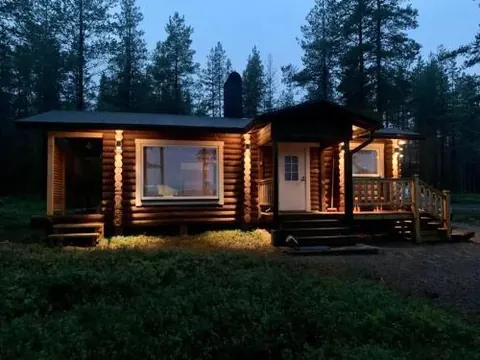 Kaupinmaja, Ylläs, Äkäslompolo, Lapland - Log Cabin with Lake and Fell Scenery
