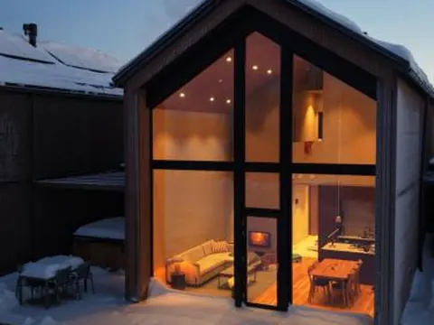 Villa Priddy-Lapland Luxury with hot tub and sauna