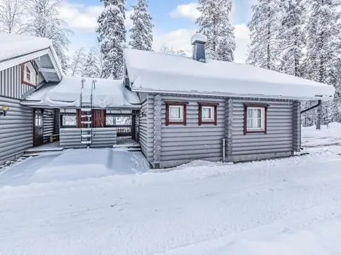 Holiday Home Ylläksen tunturihonkamaja 5 by Interhome