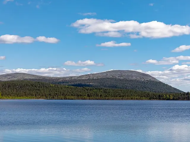 Lake Äkäslompolo
